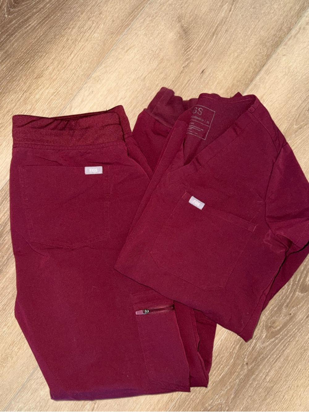 Figs Burgundy Zamora Joggers Scrub Pants Casma Top Scrubs Set XS Small Tall
